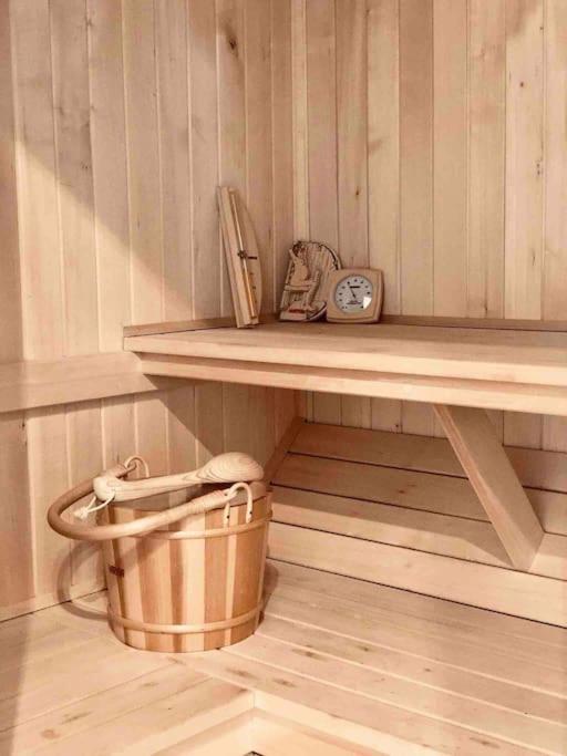 Babiogorska Perelka W Skandynawskim Stylu Z Sauna I Kominkiem Jordanow Buitenkant foto