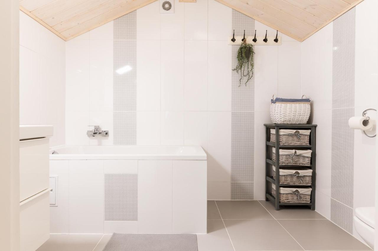 Babiogorska Perelka W Skandynawskim Stylu Z Sauna I Kominkiem Jordanow Buitenkant foto